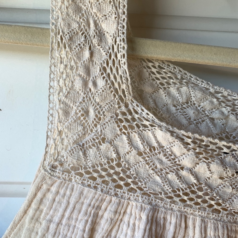 Knot Sisters crop top